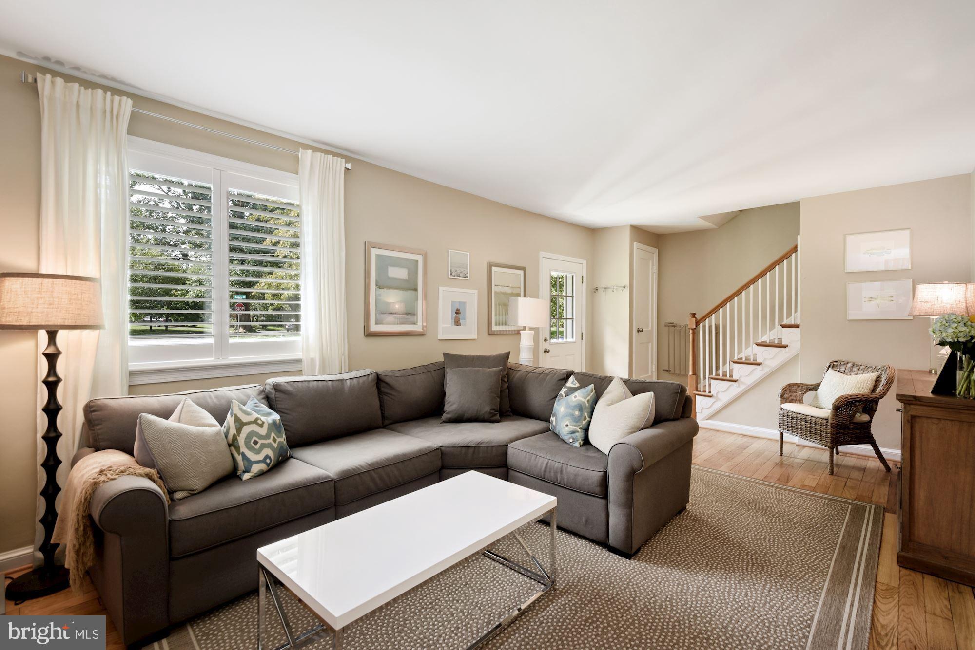 9201 Sudbury Road Silver Spring, MD 20901 - Photo 6 of 20 Living Room
