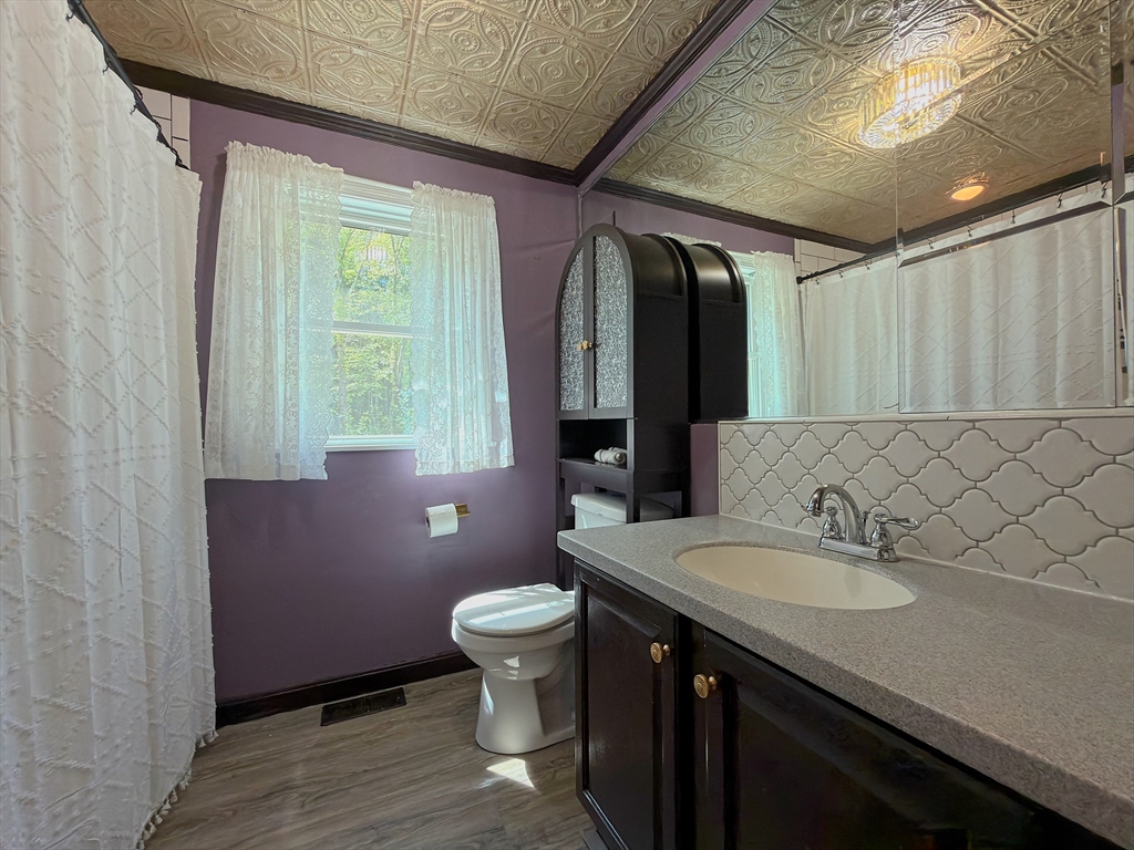 476 Pelham Road Dracut, MA 01826 - Photo 20 of 26 Gallery Image 20