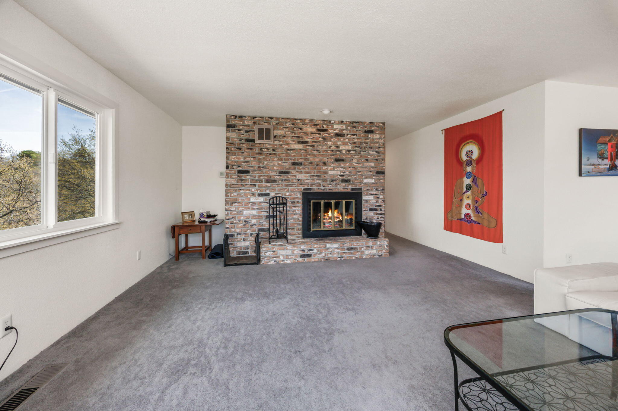 5205 Pioneer Road Medford, OR 97501 - Photo 8 of 48 Fireplace for great ambience and warmth
