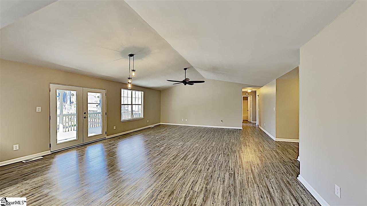212 State Rd S-42-9771 Greer, SC 29651 - Photo 2 of 15 Gallery Image 2