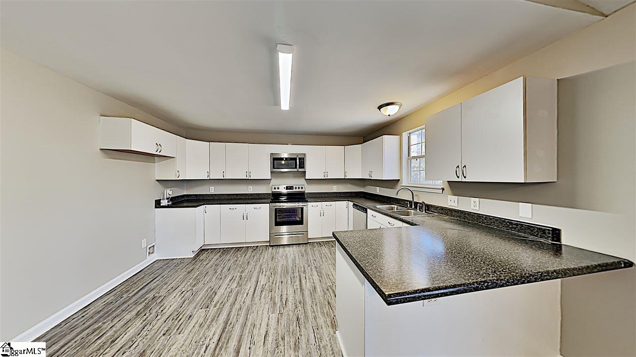 212 State Rd S-42-9771 Greer, SC 29651 - Photo 6 of 15 Gallery Image 6