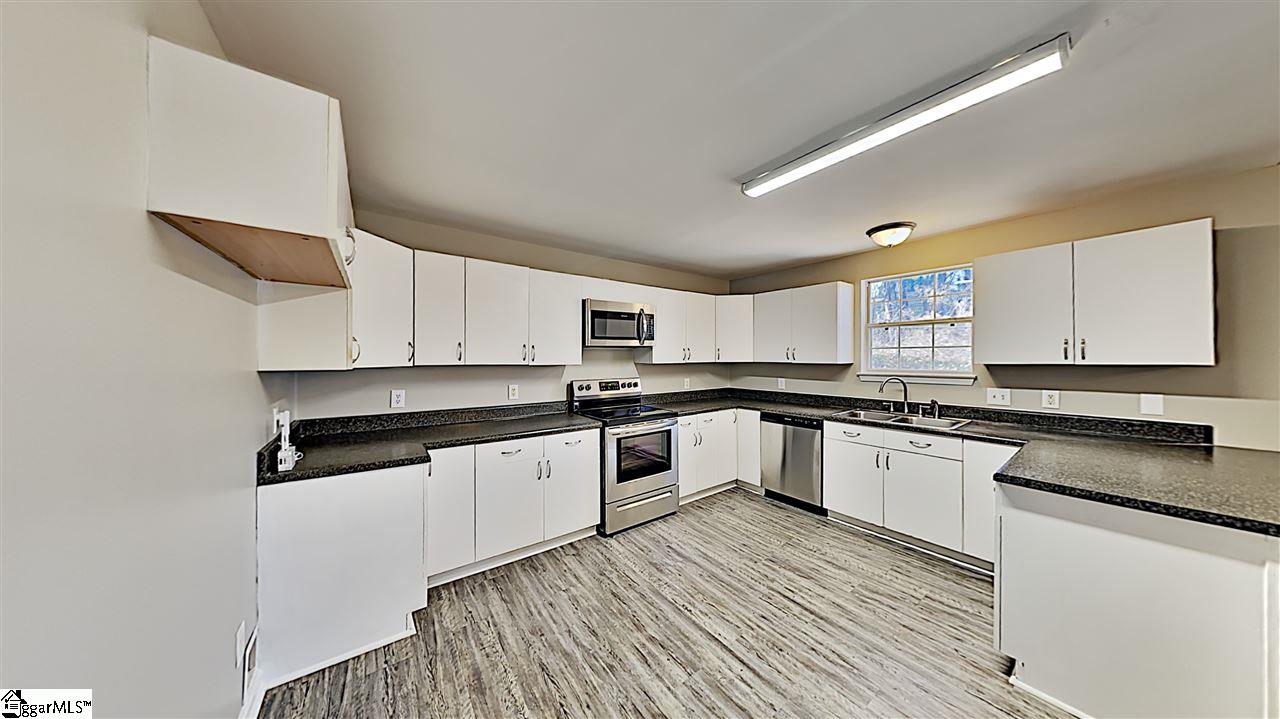 212 State Rd S-42-9771 Greer, SC 29651 - Photo 7 of 15 Gallery Image 7
