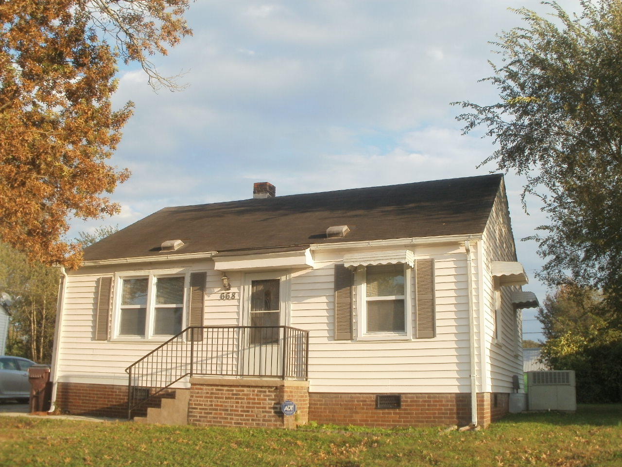 668 East Lincoln Road Alcoa, TN 37701 - Photo 2 of 14 PA280101