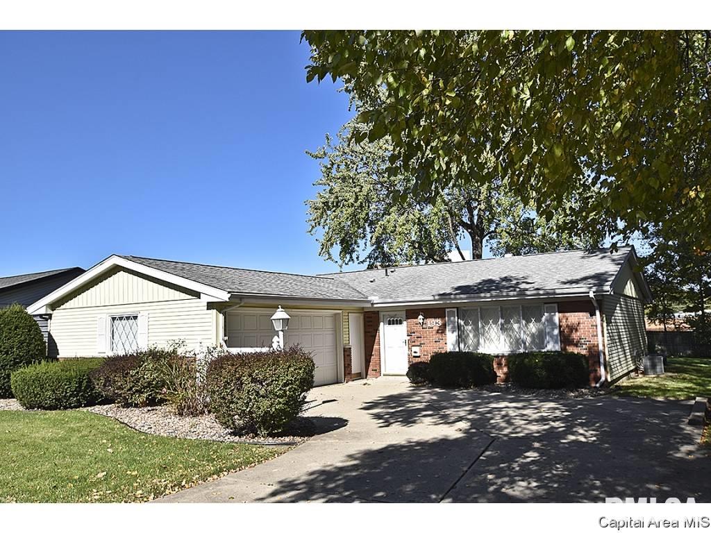 193 Nottingham Road Springfield, IL 62704 - Photo 3 of 36
