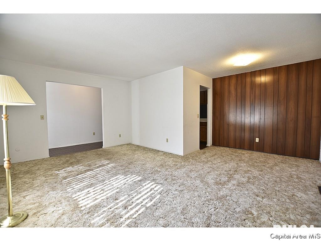 193 Nottingham Road Springfield, IL 62704 - Photo 8 of 36