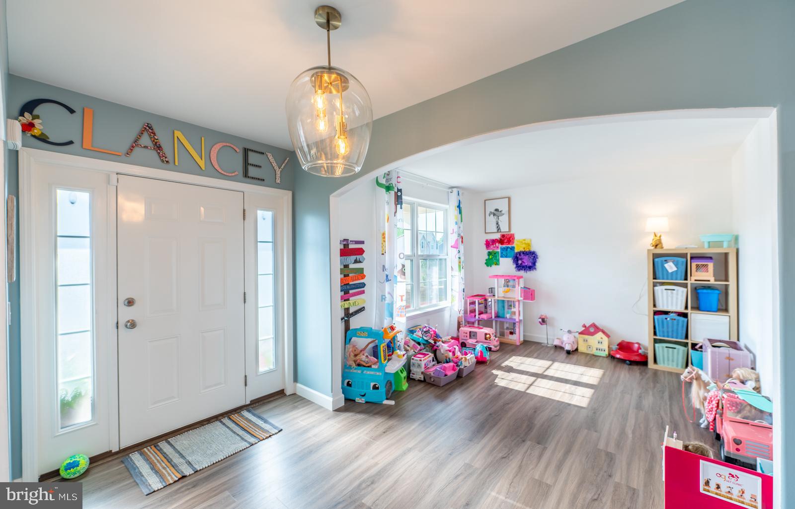 Foyer & Formal living room