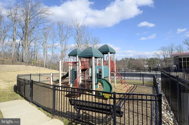 $3,295 | 15265 Leicestershire Street, Woodbridge, VA 22191