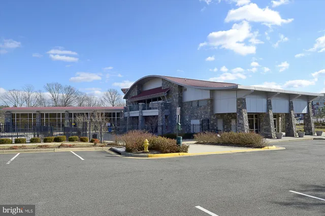 $3,295 | 15265 Leicestershire Street, Woodbridge, VA 22191