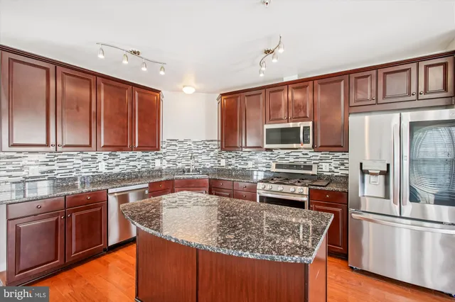 $3,295 | 15265 Leicestershire Street, Woodbridge, VA 22191