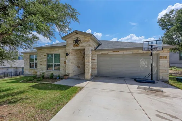 $2,250 | 19903 Lincoln Cove, Lago Vista, TX 78645