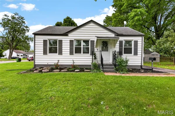 $199,900 | 10732 St Francis Lane, St. Ann, MO 63074