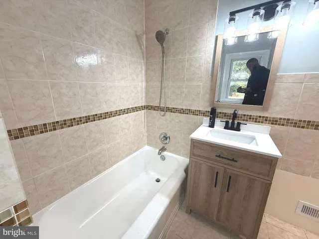 $2,000 | 804 Radnor Avenue, Baltimore, MD 21212