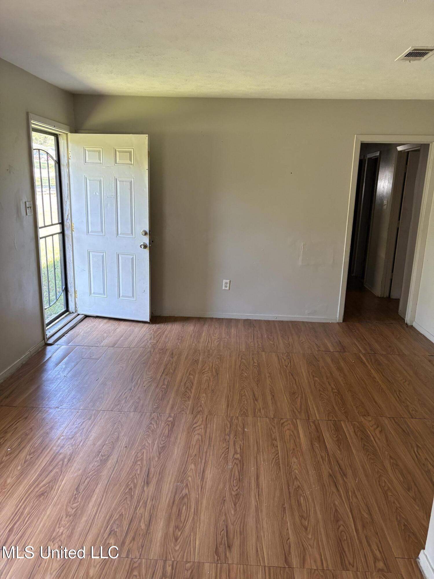 332 North Flag Chapel Road Jackson, MS 39209 - Photo 4 of 14 IMG_3664