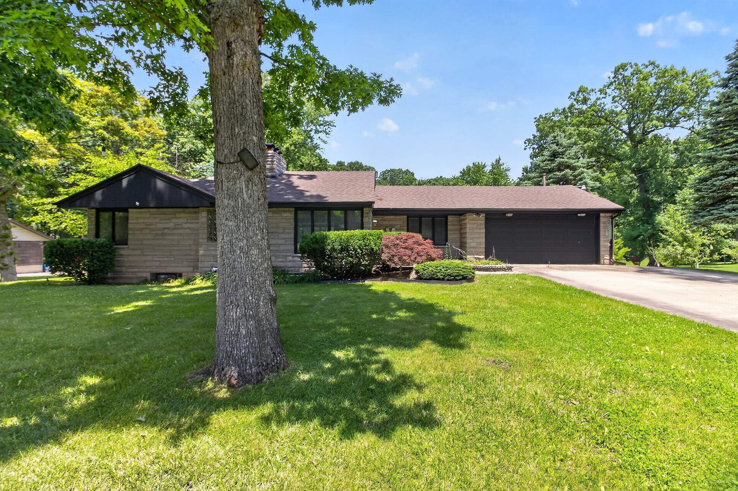 120 East Oak Hill Road Porter, IN 46304 - Photo 9 of 44 2560x1704