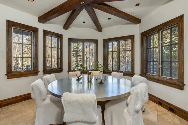 a view of walk in closet