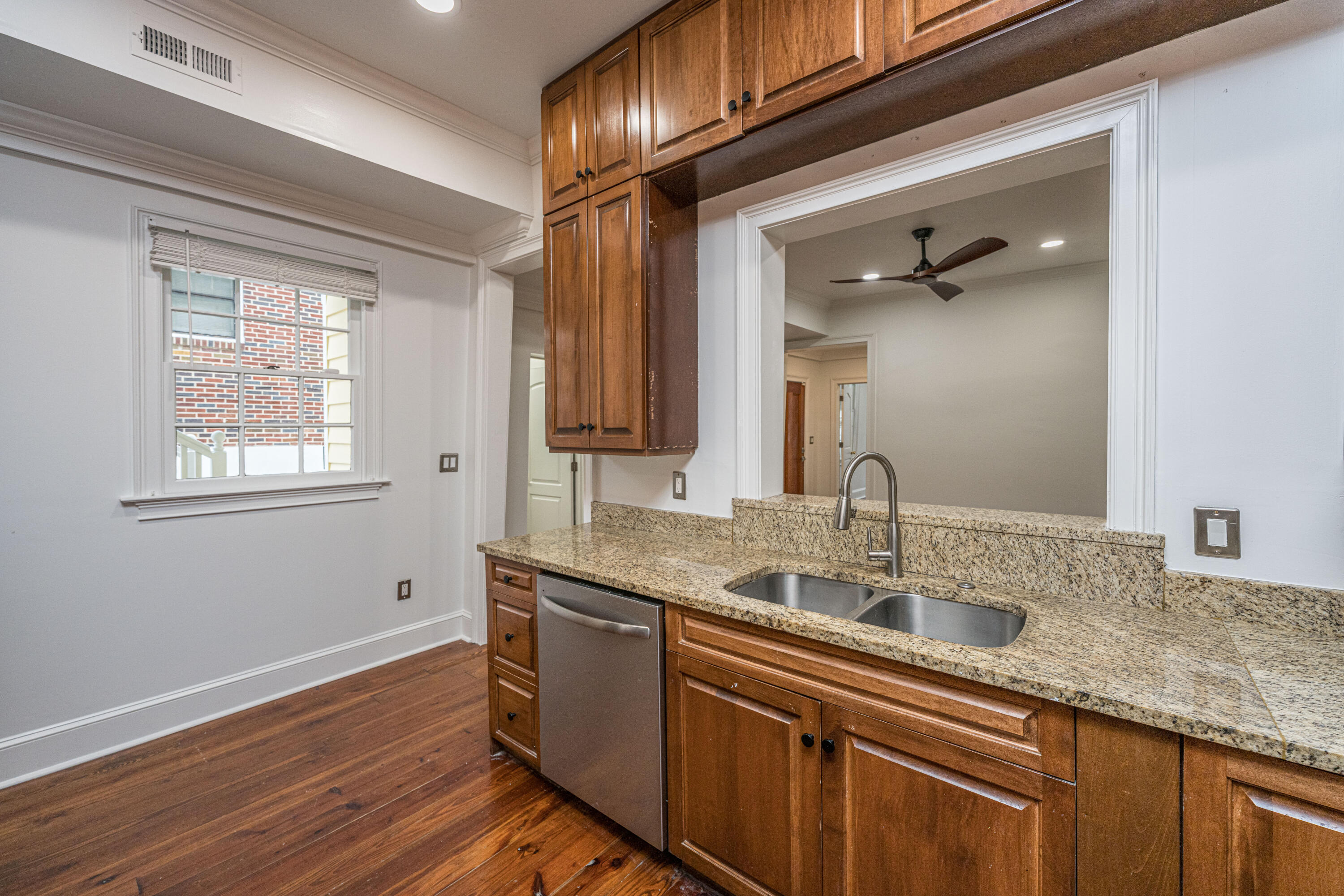 186 Smith Street Charleston, SC 29403 - Photo 19 of 73 186SmithSt021