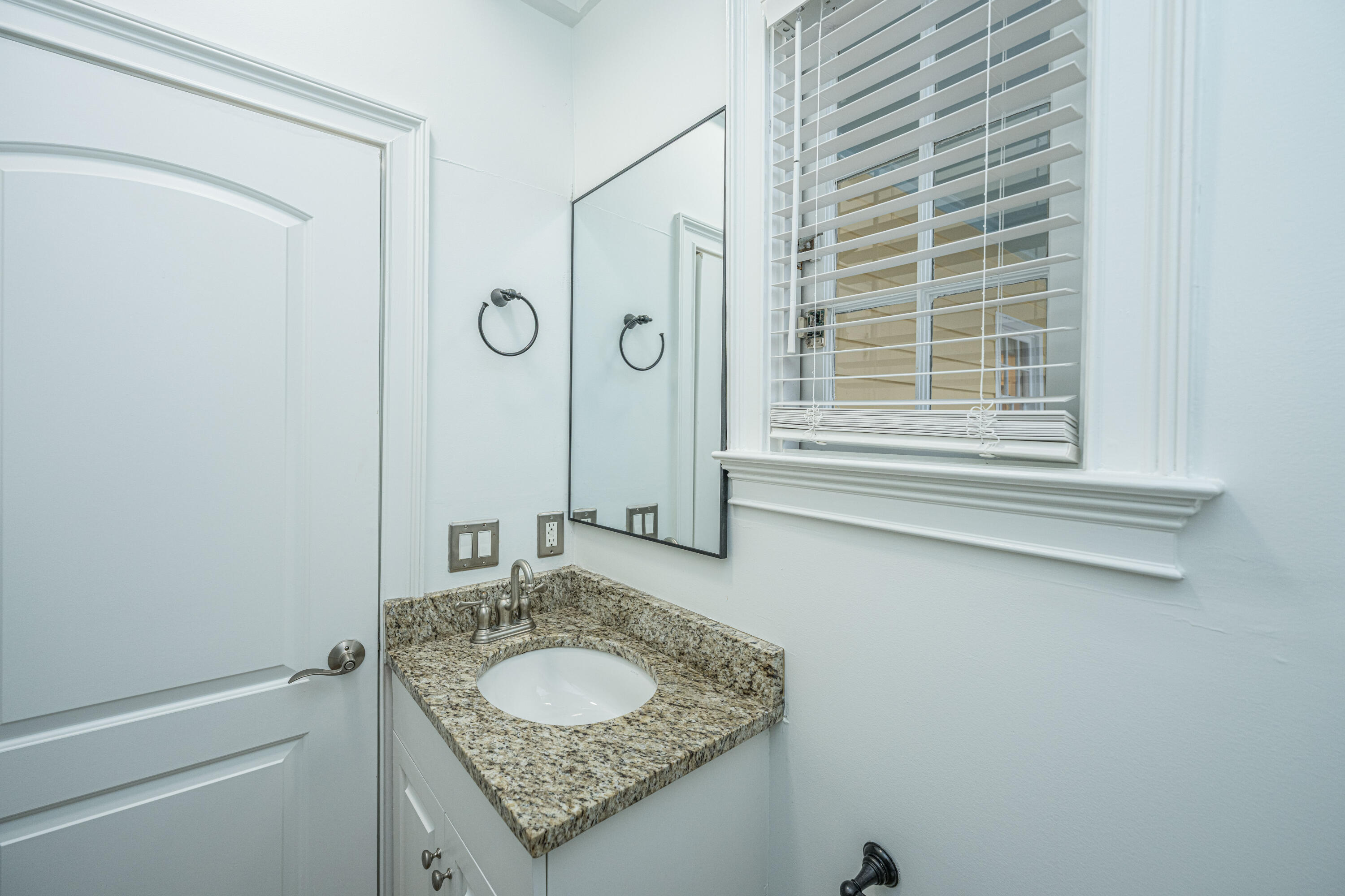 186 Smith Street Charleston, SC 29403 - Photo 30 of 73 186SmithSt032