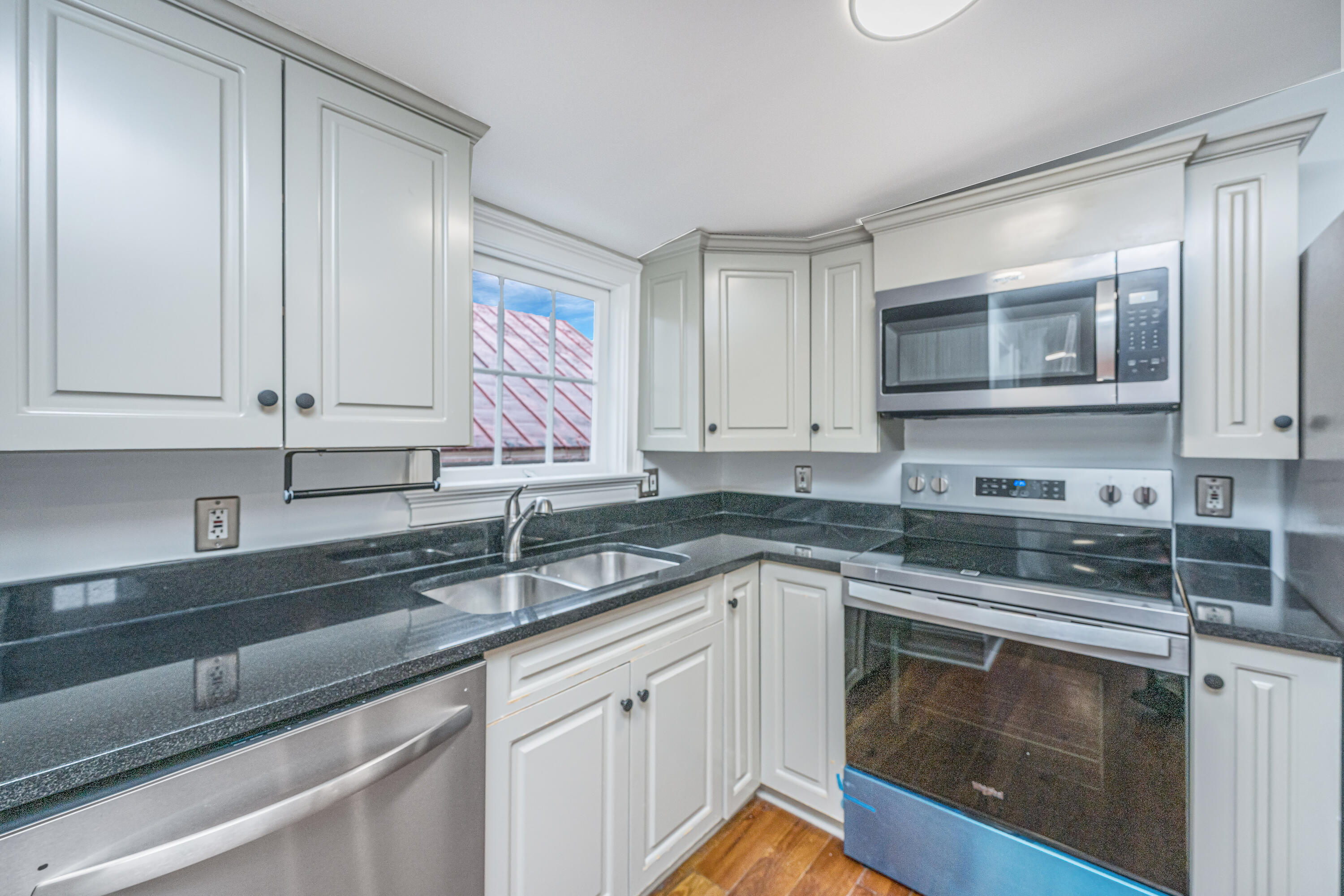 186 Smith Street Charleston, SC 29403 - Photo 56 of 73 186SmithSt058