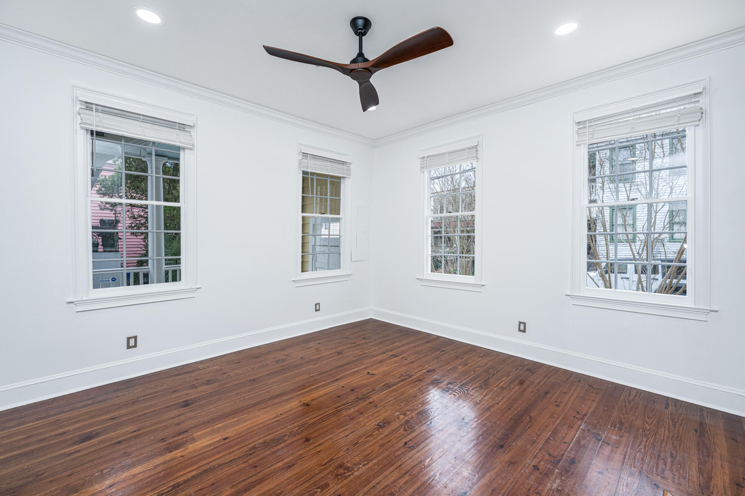 186 Smith Street Charleston, SC 29403 - Photo 8 of 73 186SmithSt010