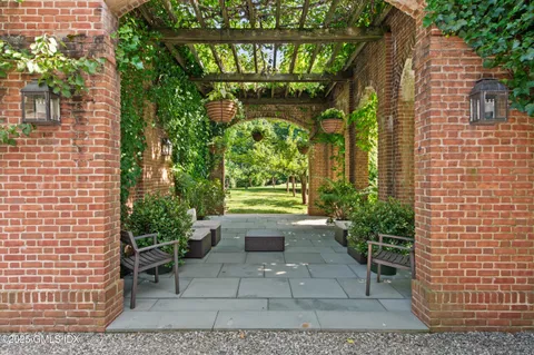 $11,500,000 | 35 A Andrews Farm Road, Greenwich, CT 06831