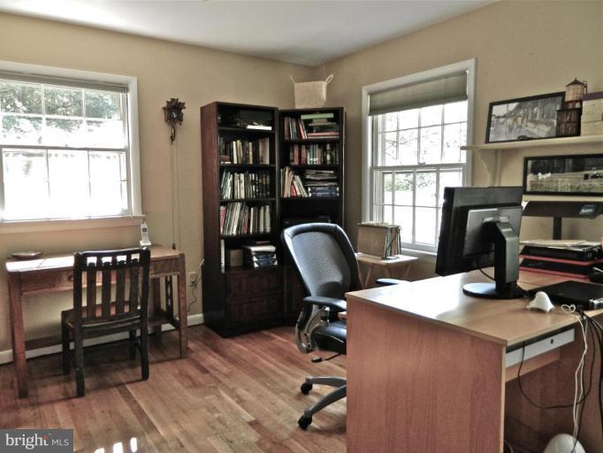 1914 Foxhall Road McLean, VA 22101 - Photo 7 of 9 Although used as home office, this is a bedroom ..