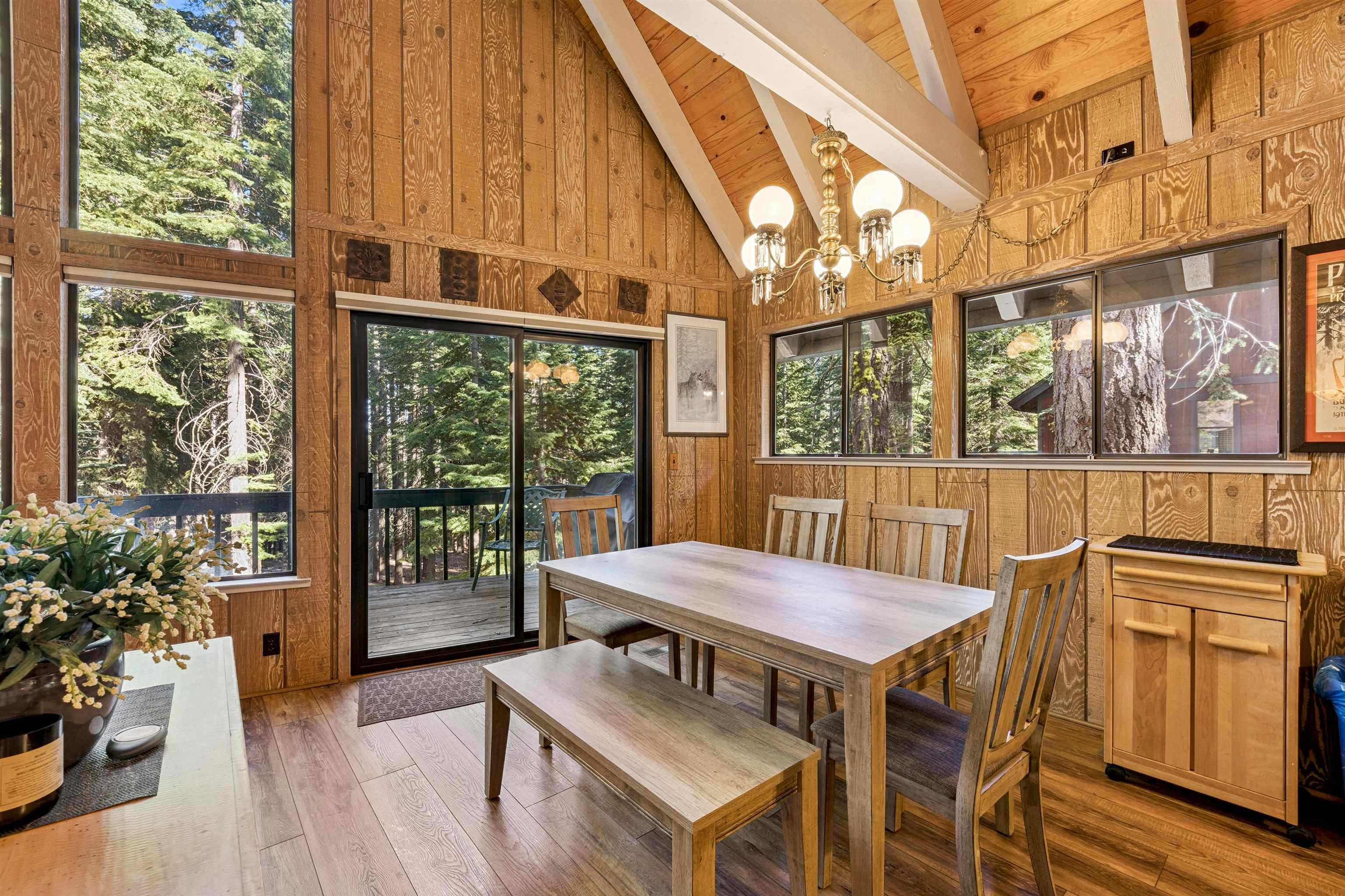 11933 Chamonix Road Truckee, CA 96161 - Photo 8 of 27