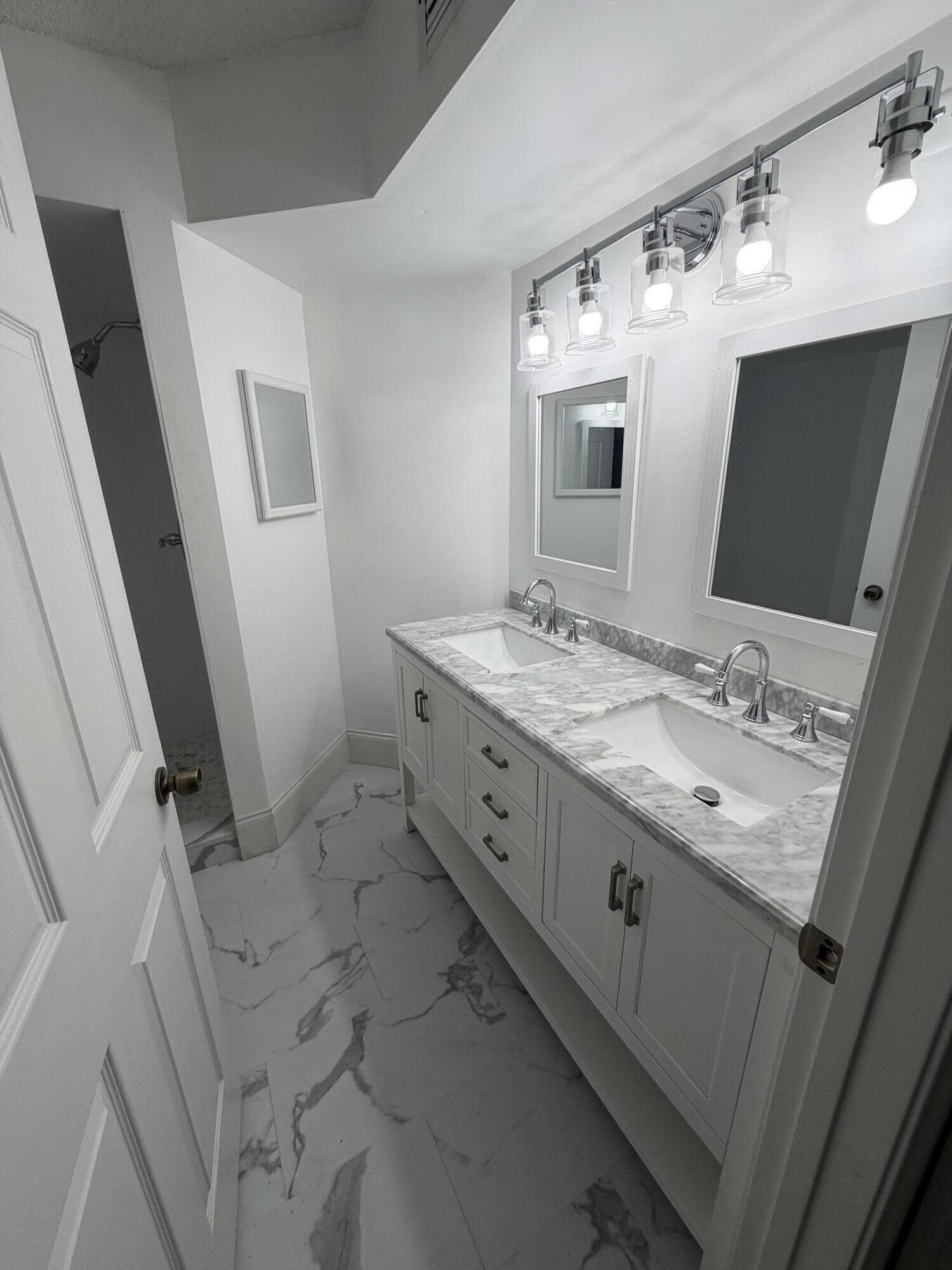 17340 Boca Club Boulevard Boca Raton, FL 33487 - Photo 13 of 24 Master Full Bath