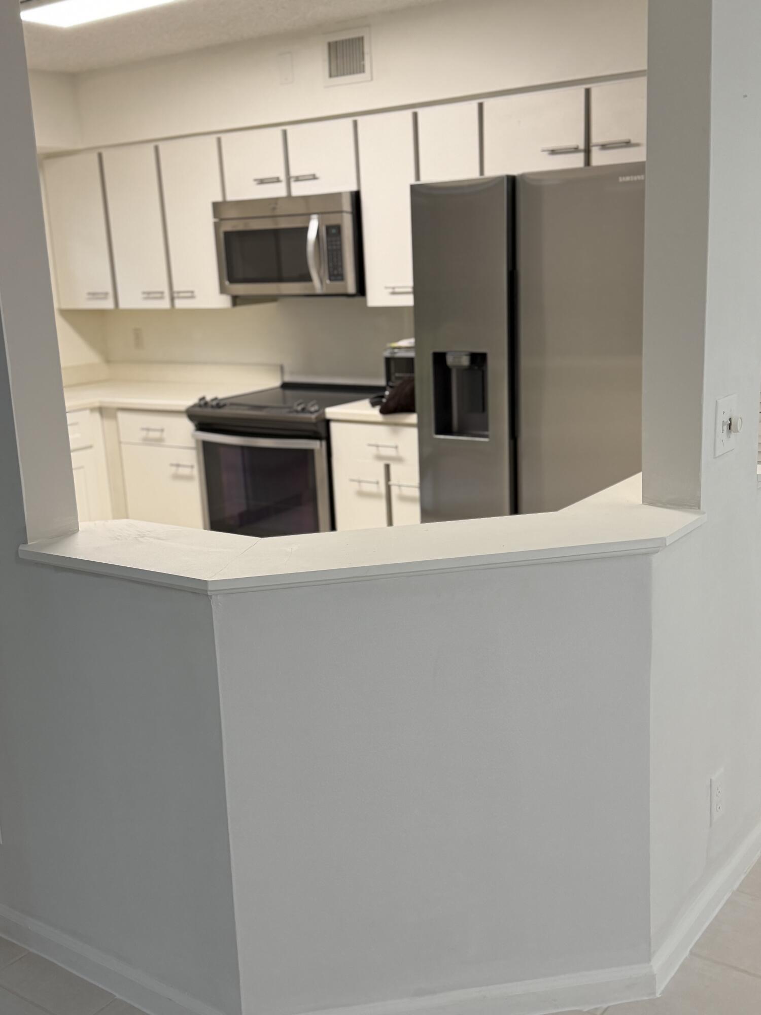 17340 Boca Club Boulevard Boca Raton, FL 33487 - Photo 8 of 24 Kitchen area