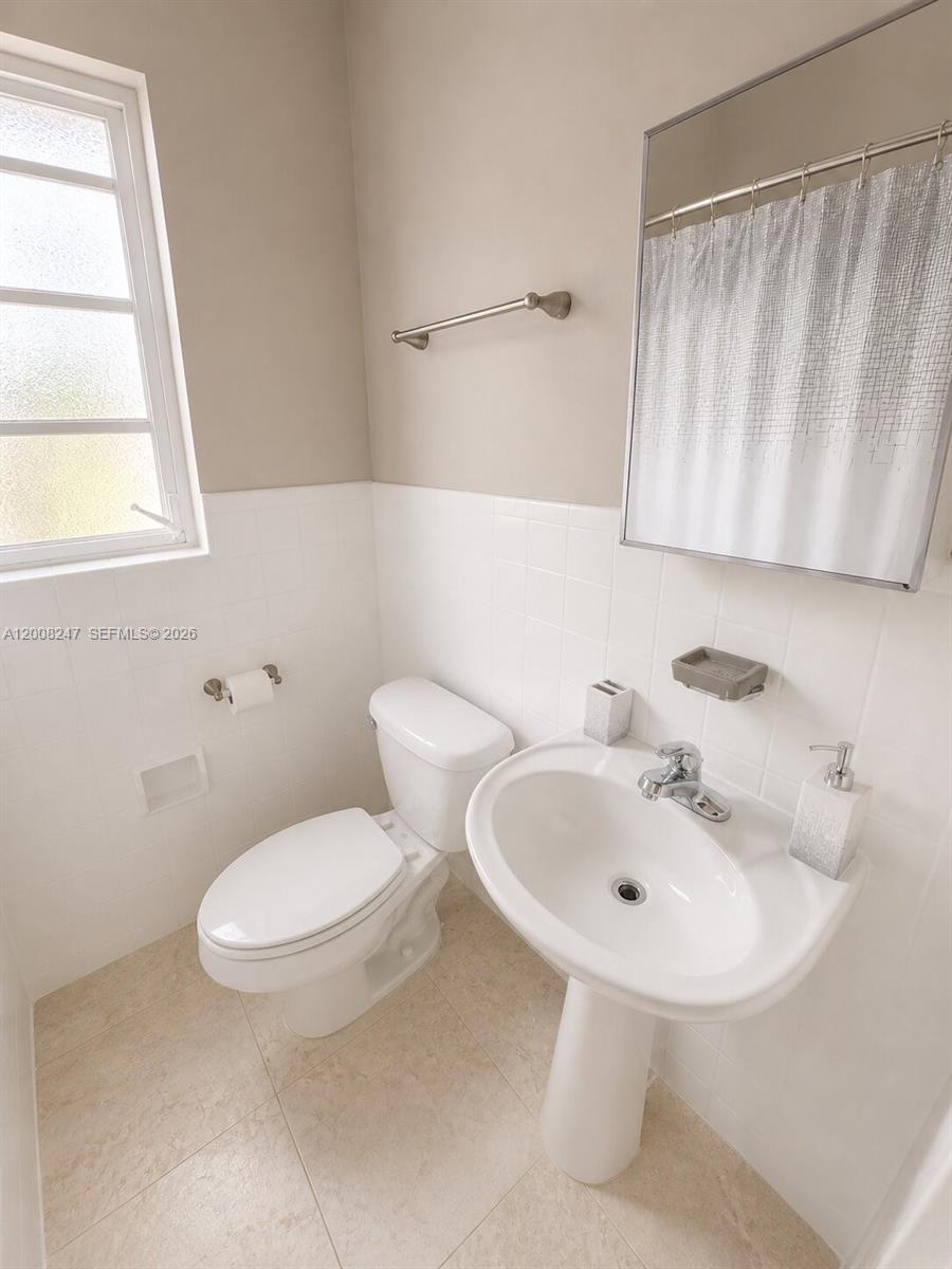 375 Southwest 19th Avenue, Unit 3 Miami, FL 33135 - Photo 9 of 30