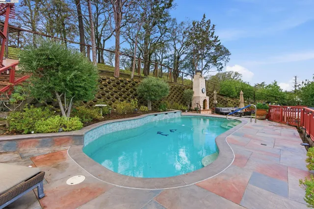 $1,945,988 | 1031 Millbrook Court, Walnut Creek, CA 94598