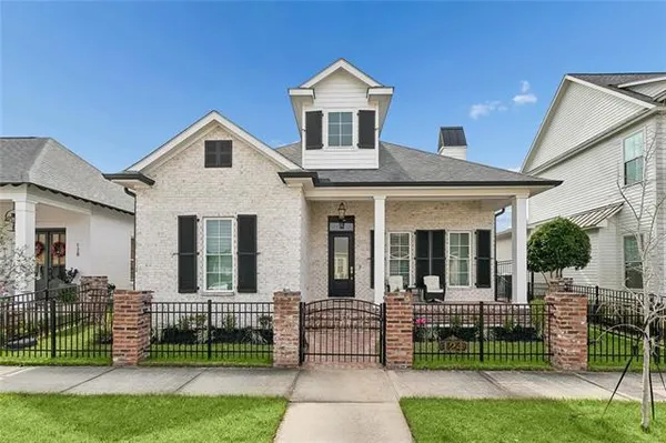 $670,000 | 124 Bay Tree Manor Drive, Covington, LA 70433