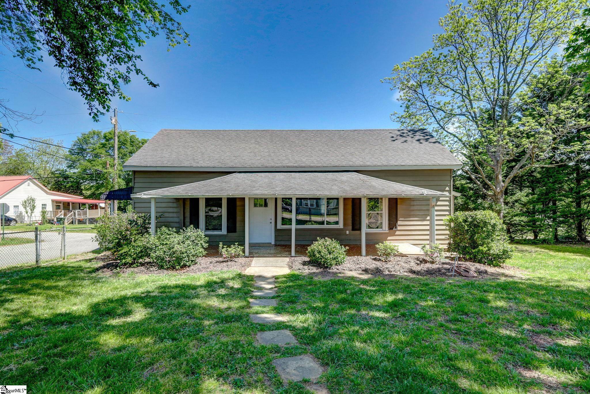 302 Day Street Easley, SC 29640 - Photo 1 of 36 Gallery Image 1