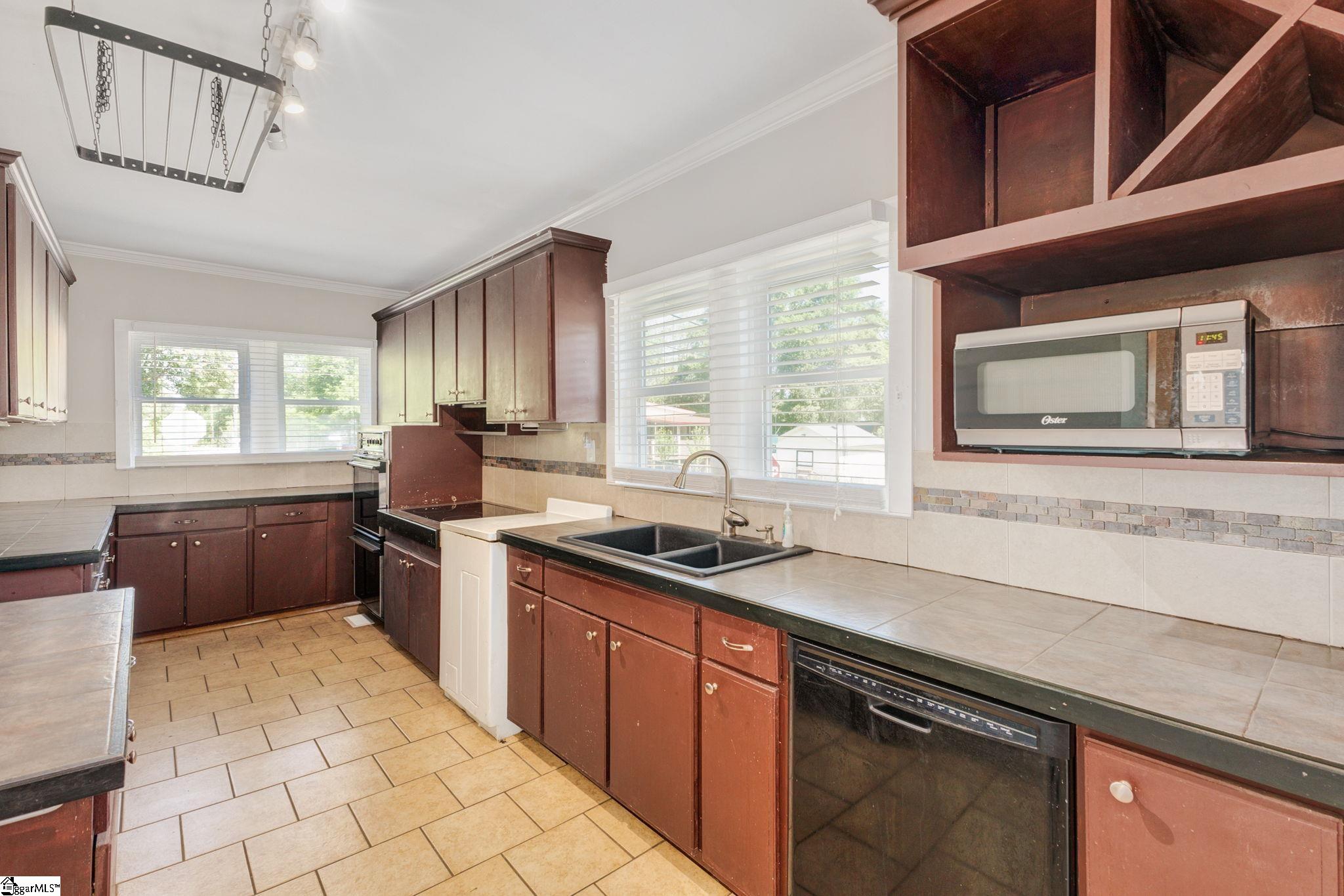 302 Day Street Easley, SC 29640 - Photo 19 of 36 Gallery Image 19