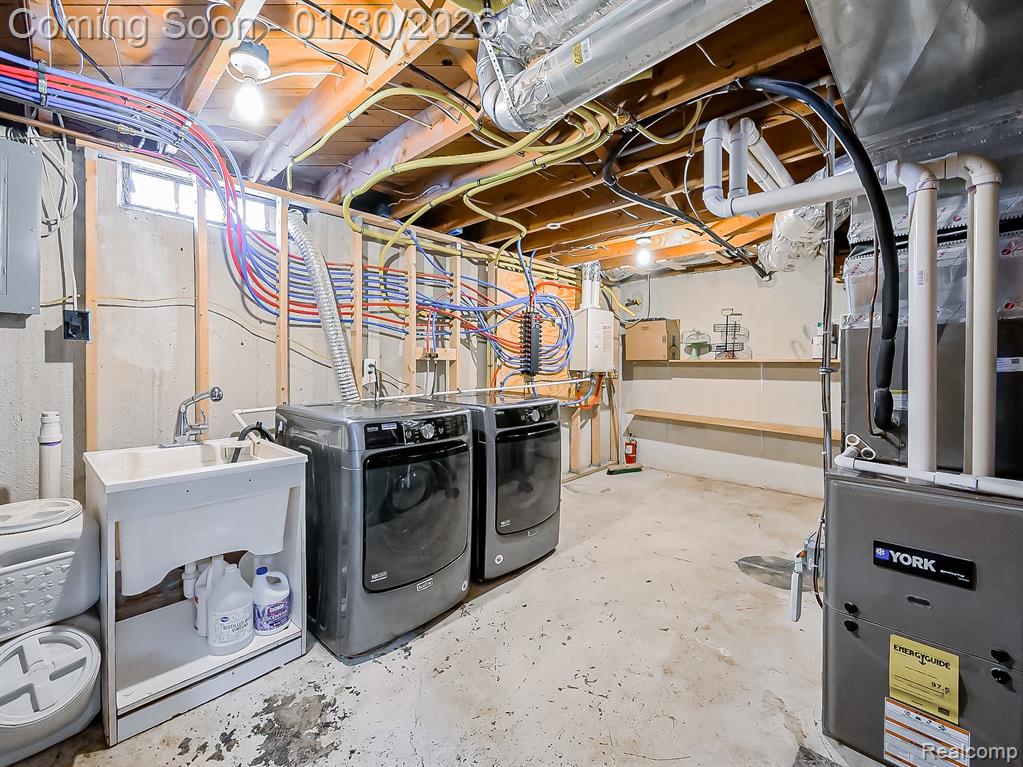 3877 Niagara Street Wayne, MI 48184 - Photo 24 of 35