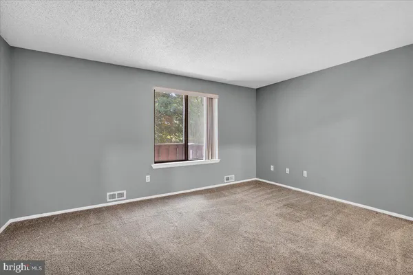 $1,900 | 5512 B Aberdeen Drive, Mount Laurel, NJ 08054