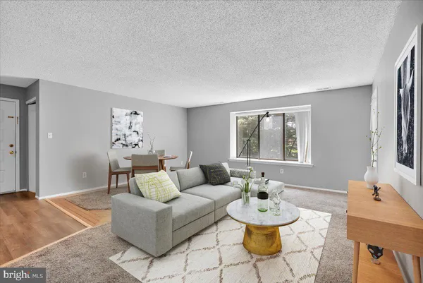 $1,900 | 5512 B Aberdeen Drive, Mount Laurel, NJ 08054