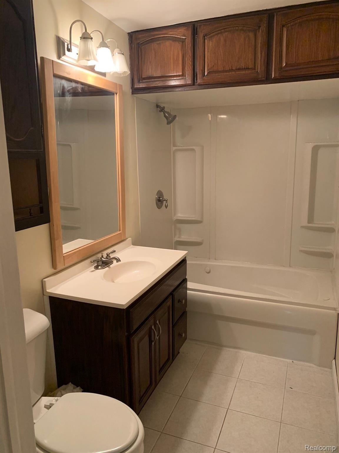 6930 Beech Daly Road Taylor, MI 48180 - Photo 8 of 24 6930 Beech Daly Bathroom