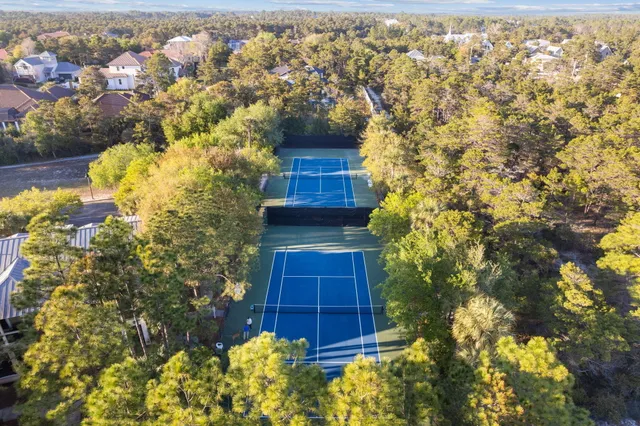 a view of a tennis court