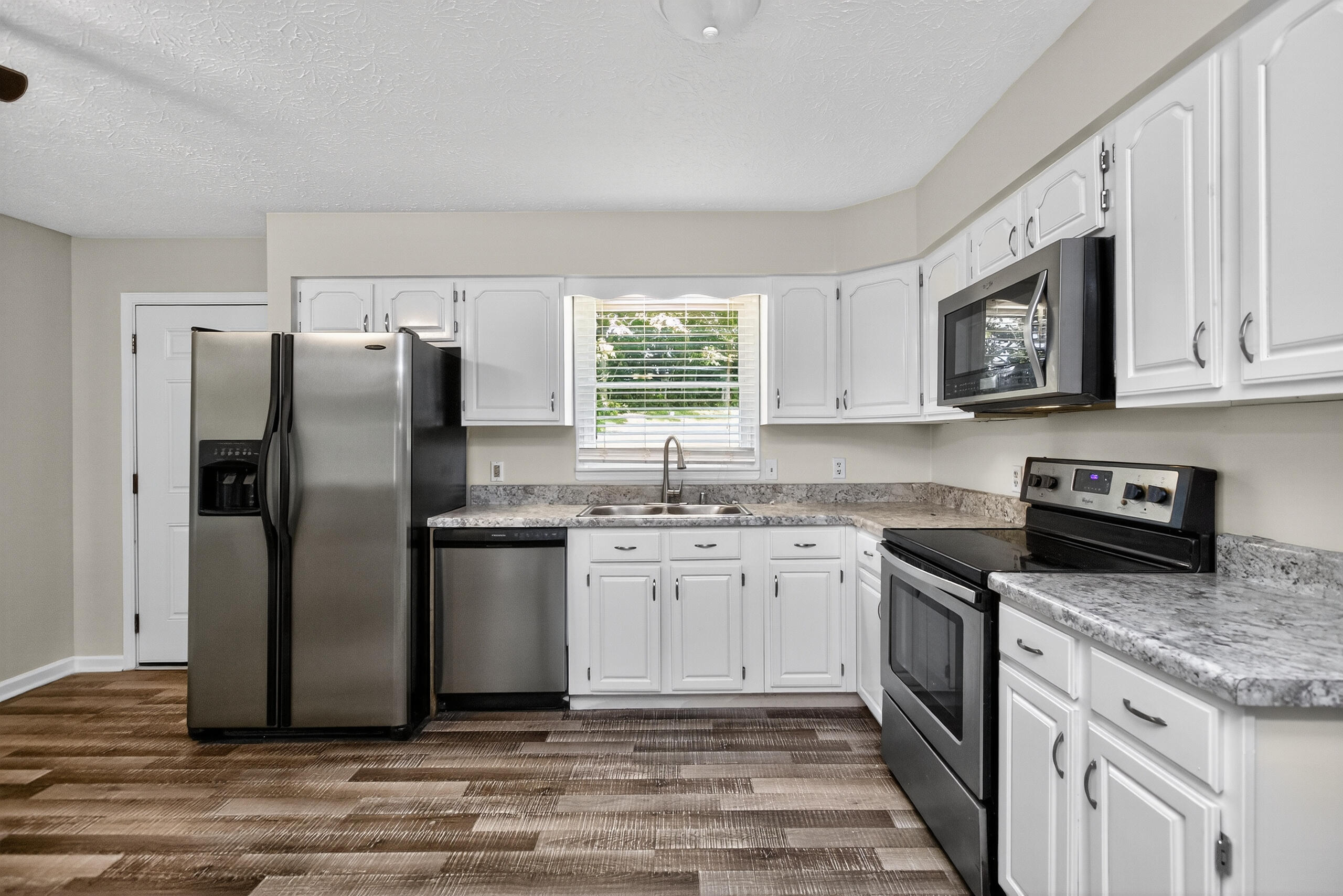 4913 Buckeye Road Lancaster, KY 40444 - Photo 7 of 31 3L6A0006