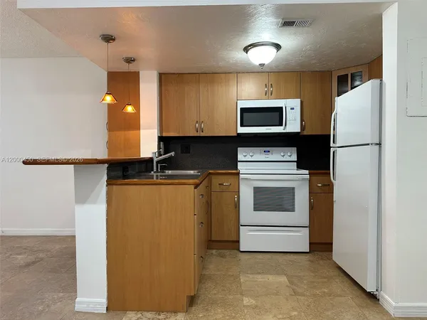 $2,500 | 8675 Northwest 5th Terrace, Unit 13103, Miami, FL 33126