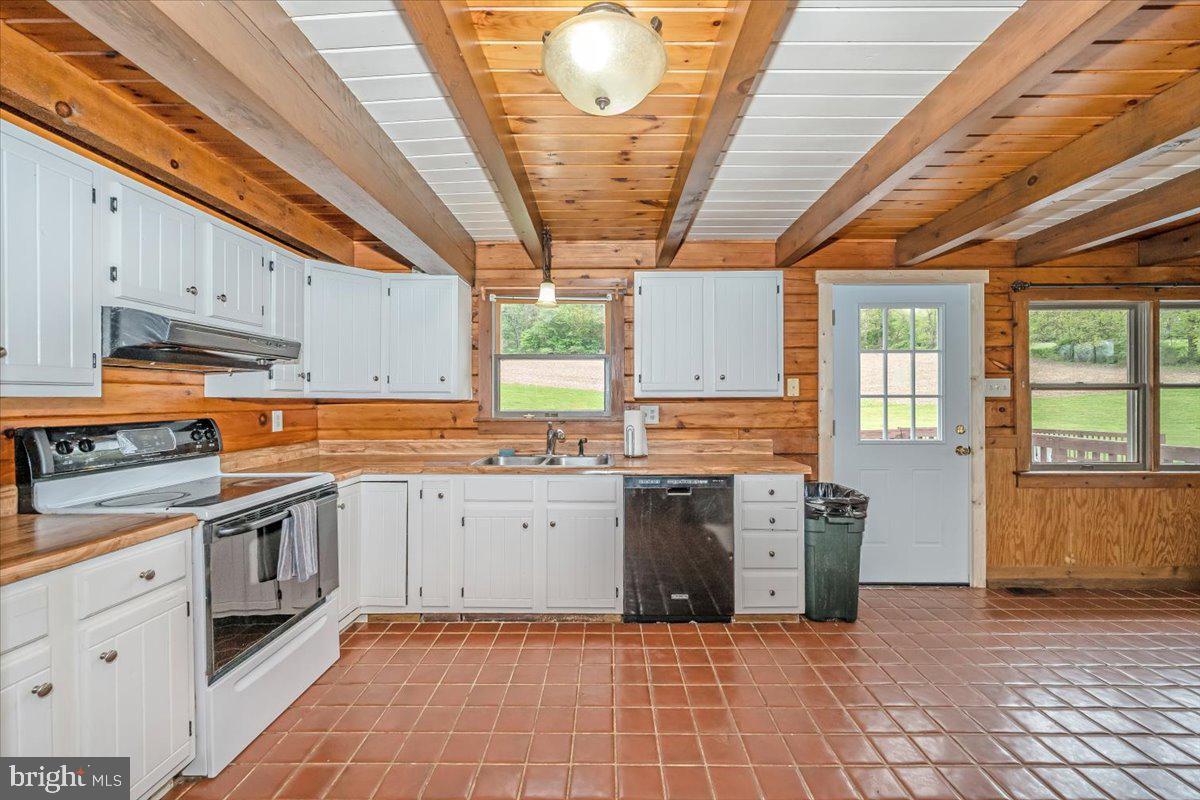 2635 Valley Road Seven Valleys, PA 17360 - Photo 8 of 69