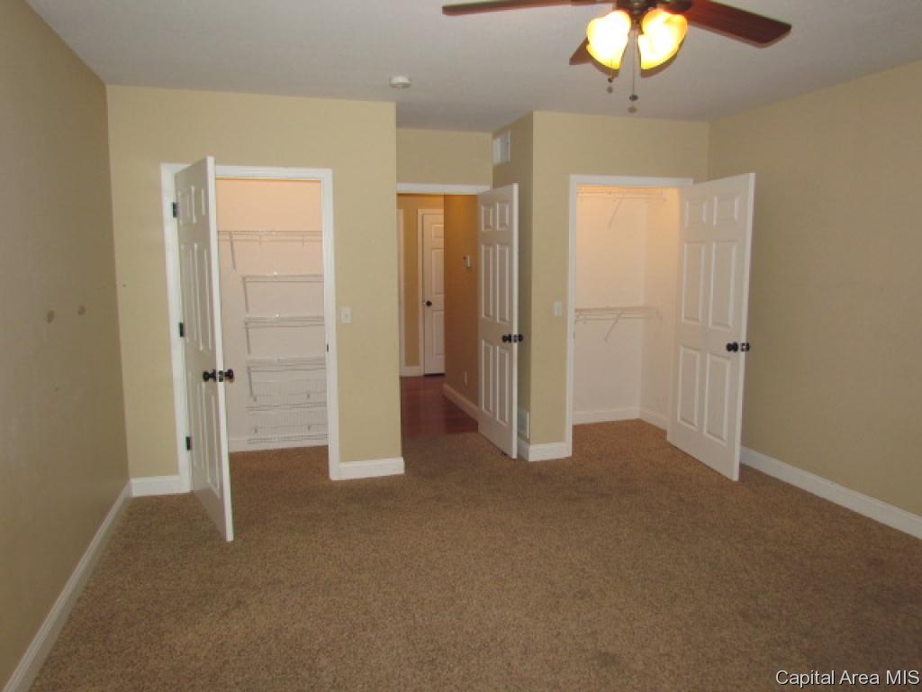 1104 Rutledge Street Pawnee, IL 62558 - Photo 10 of 25
