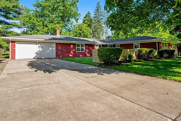 $349,000 | 16172 Brookwood Drive, Buchanan, MI 49107