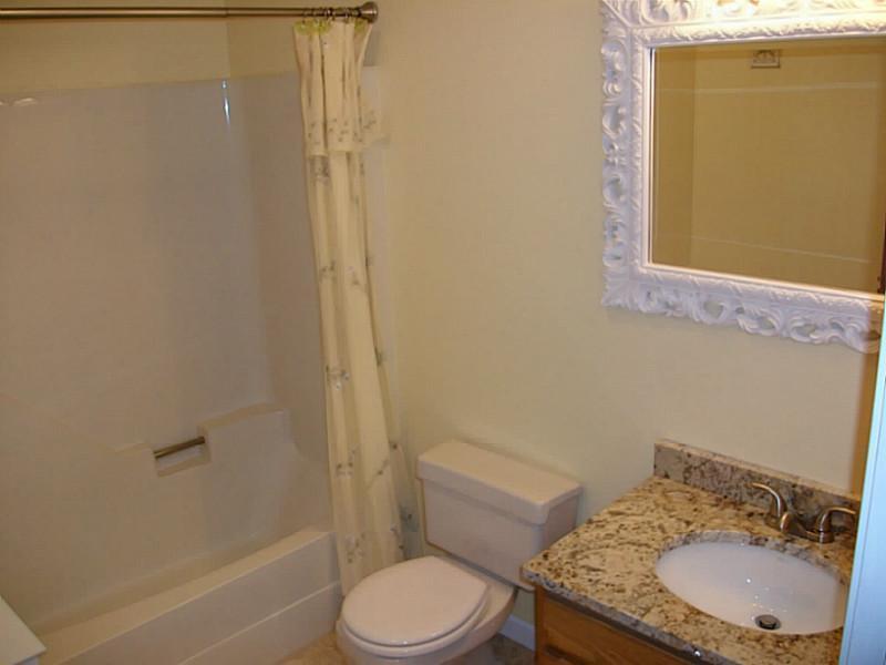 39 Fenton Way Bangor, ME 04401 - Photo 14 of 27 Bathroom.
