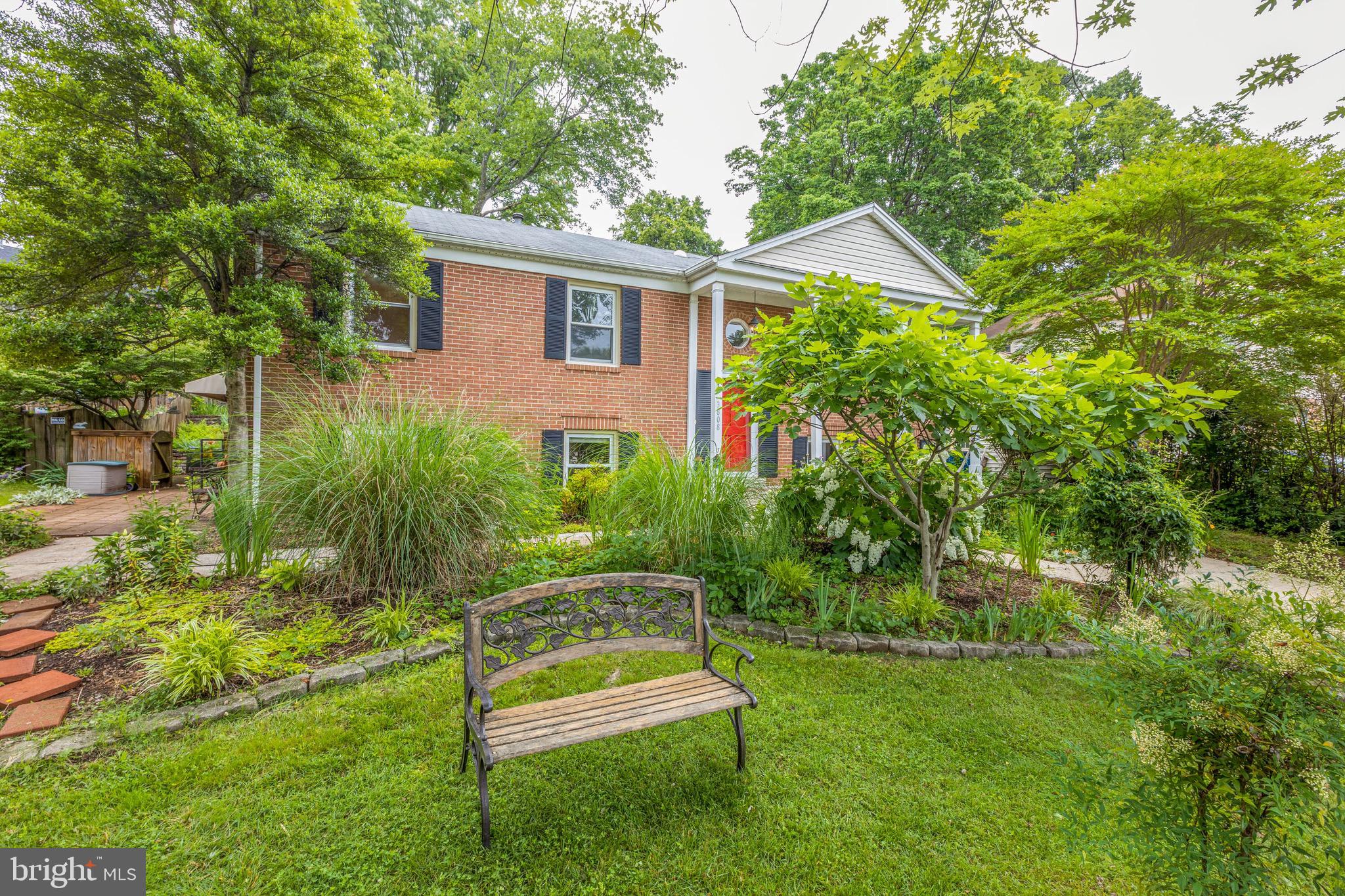 3808 Stonebridge Road Alexandria, VA 22306 - Photo 4 of 69