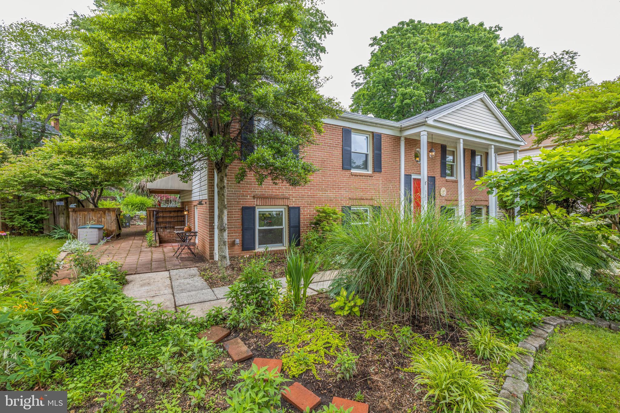 3808 Stonebridge Road Alexandria, VA 22306 - Photo 6 of 69