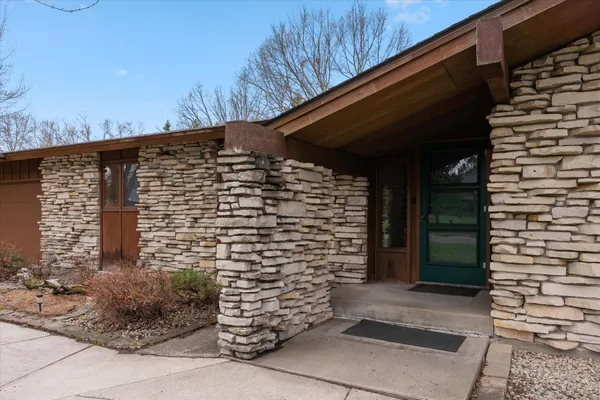 $475,000 | 409 1st Avenue Southwest, Aitkin, MN 56431