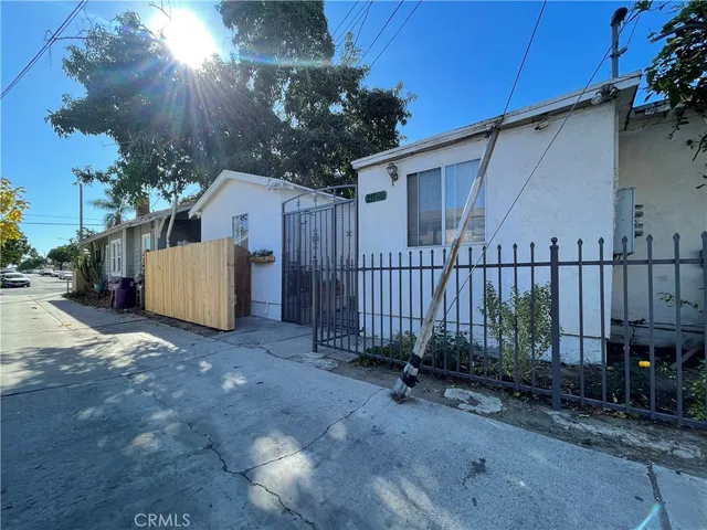 $750,000 | 211 1/2 East Eagle Street, Long Beach, CA 90806