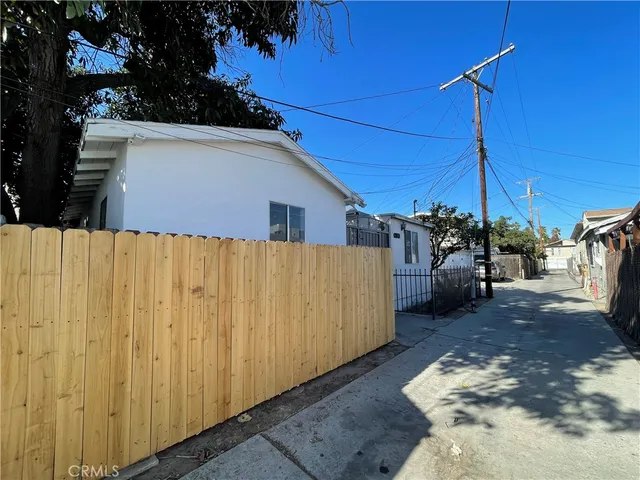 $750,000 | 211 1/2 East Eagle Street, Long Beach, CA 90806