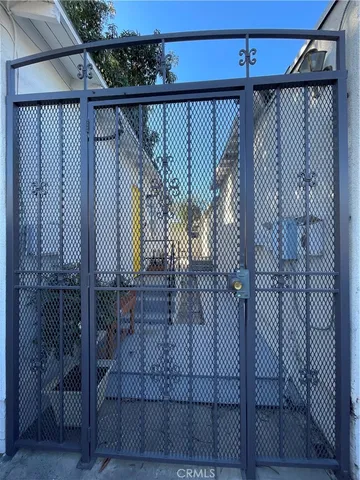 $750,000 | 211 1/2 East Eagle Street, Long Beach, CA 90806